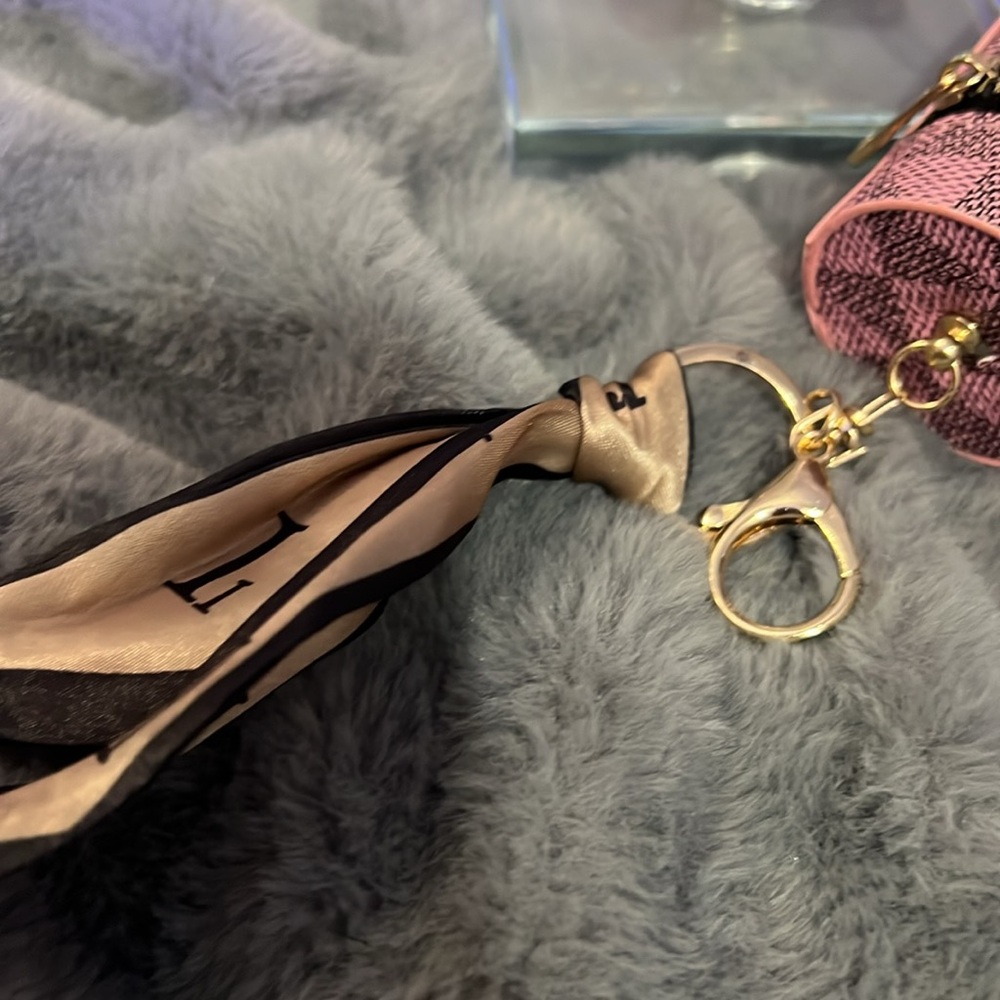 ๐ Luxury Mini Keychain / Purse Charm Bucket Bag NEW - Picture 5 of 5